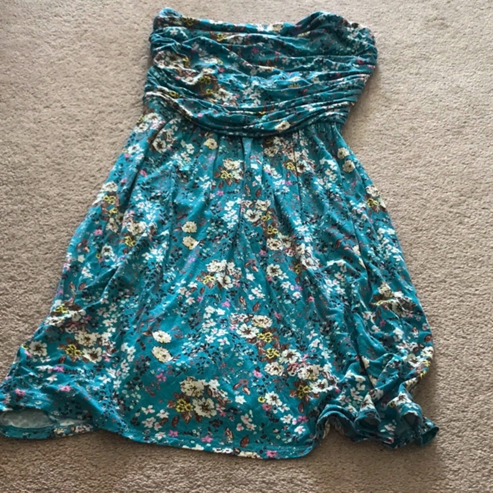 Summer strapless dress. Size medium.